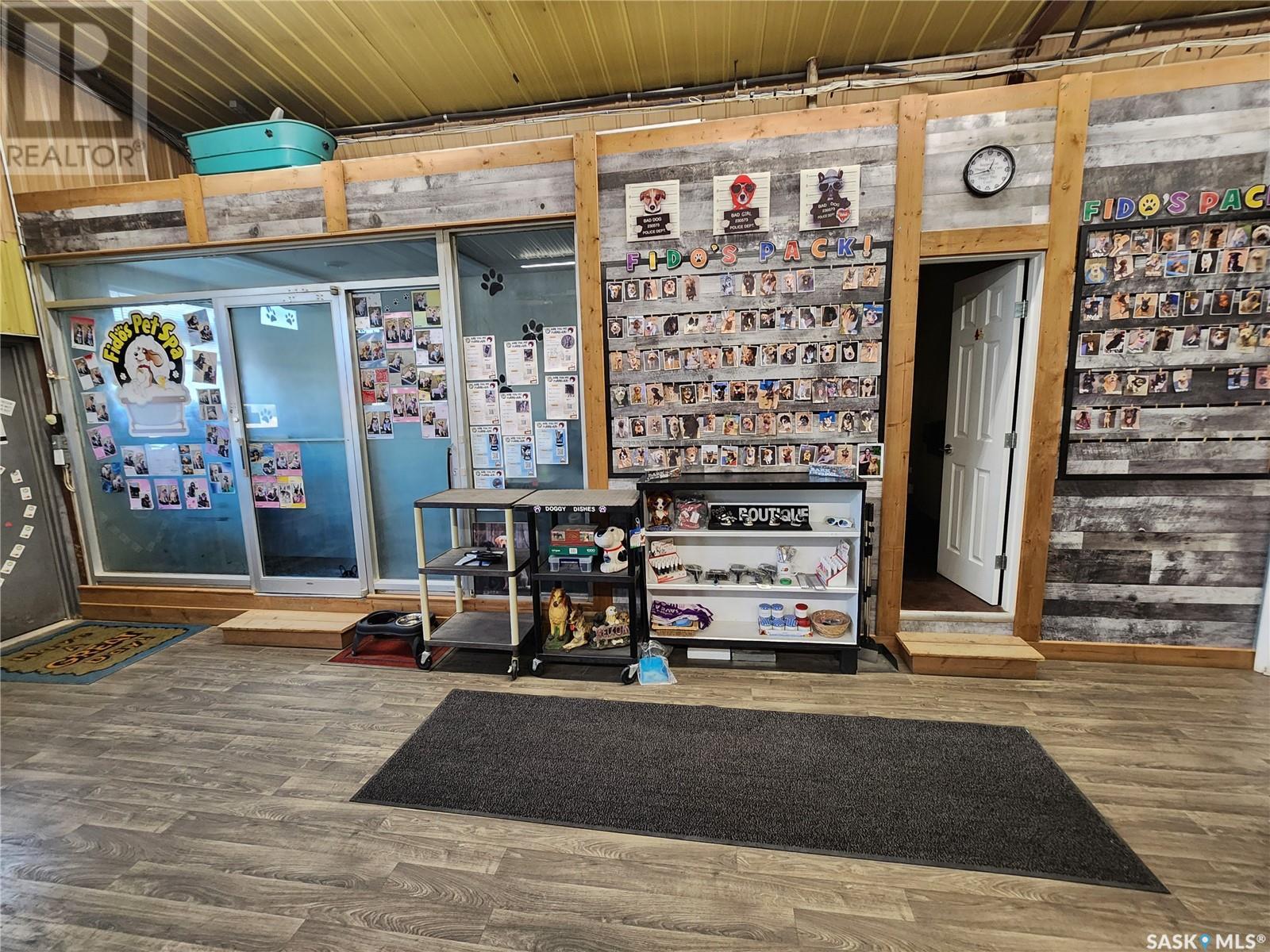 325 Queen Street, Weyburn, Saskatchewan  S4H 2L2 - Photo 9 - SK985650