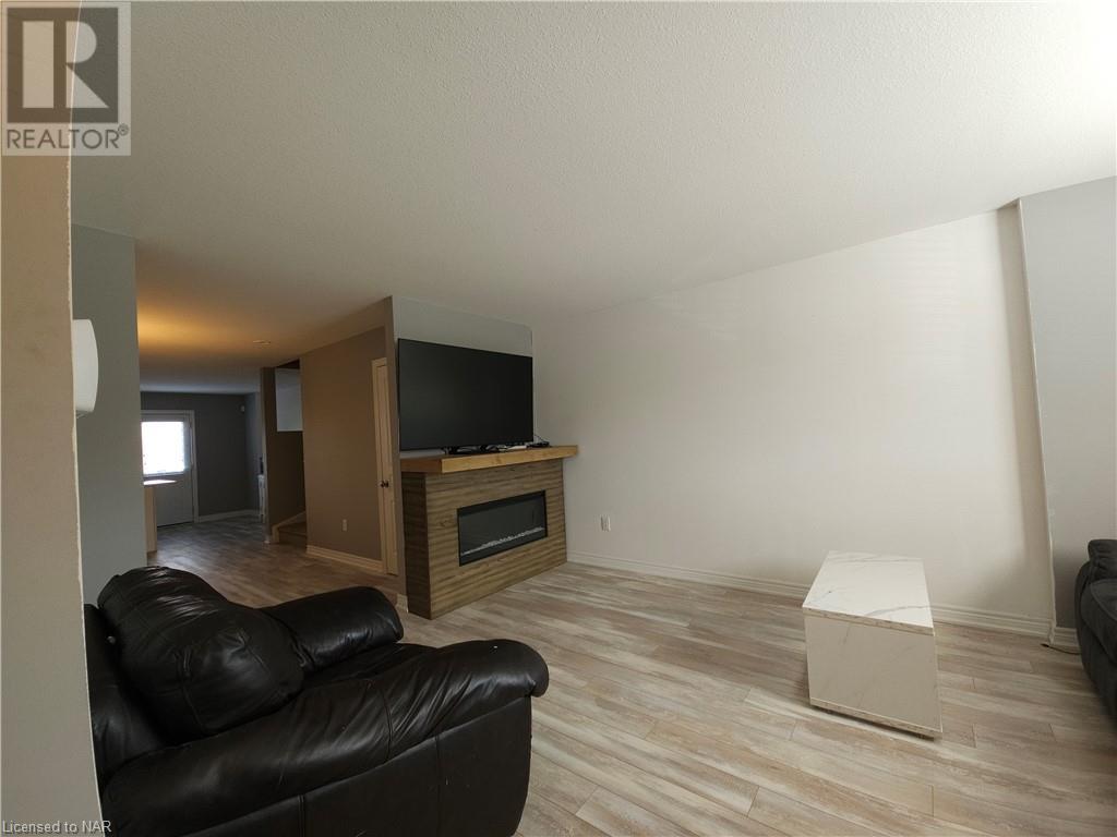 7768 Ascot Circle Unit# 7, Niagara Falls, Ontario  L2H 3P9 - Photo 6 - 40660446