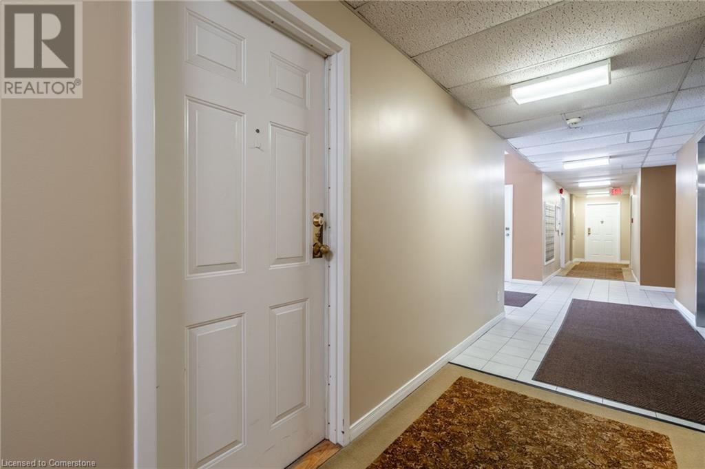 200 Limeridge Road W Unit# 103, Hamilton, Ontario  L9C 7M7 - Photo 8 - 40659815