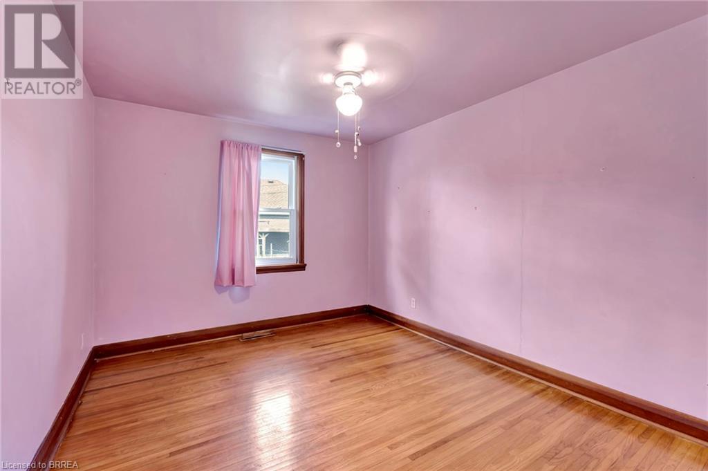 77 Tenth Avenue, Brantford, Ontario N3S 1G5 - Photo 14 - 40658183