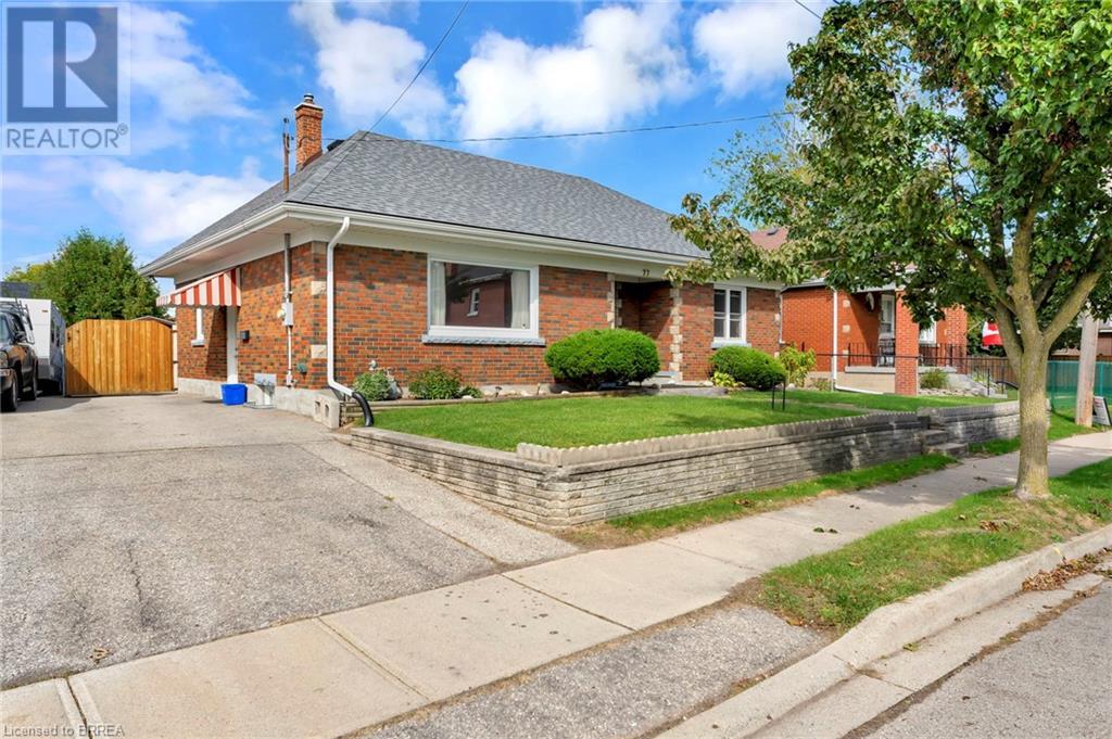 77 Tenth Avenue, Brantford, Ontario N3S 1G5 - Photo 2 - 40658183