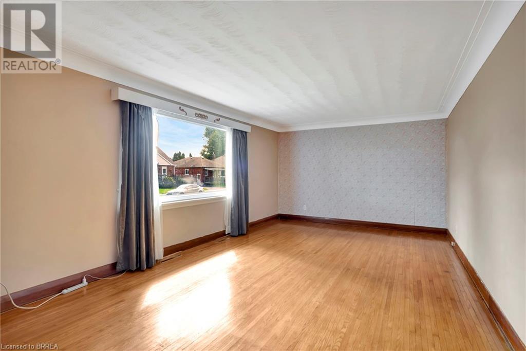 77 Tenth Avenue, Brantford, Ontario N3S 1G5 - Photo 6 - 40658183