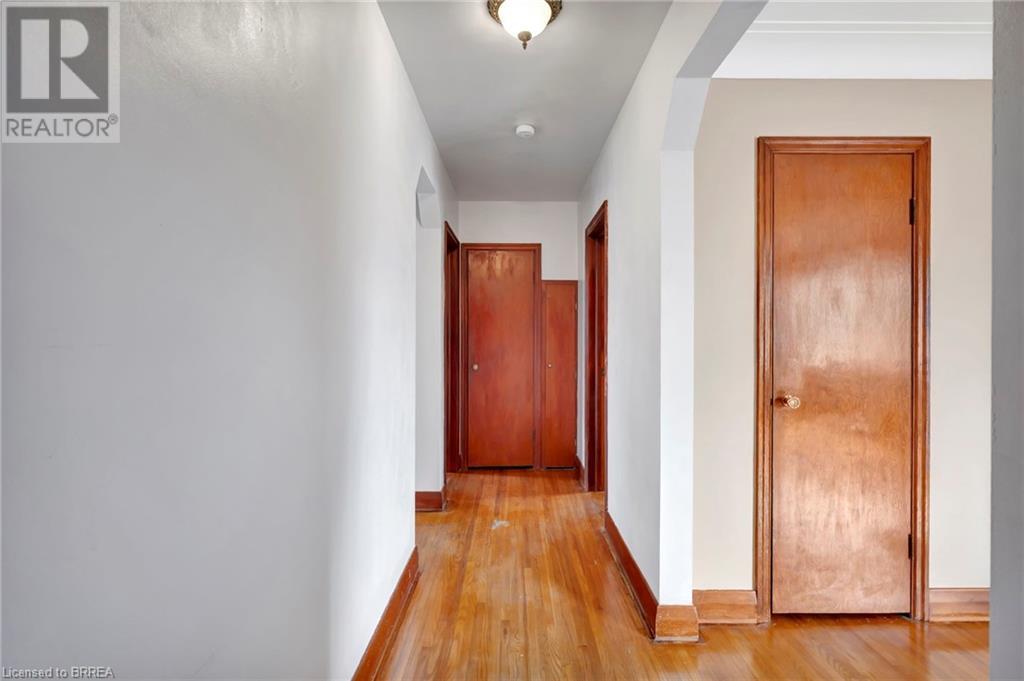 77 Tenth Avenue, Brantford, Ontario N3S 1G5 - Photo 8 - 40658183