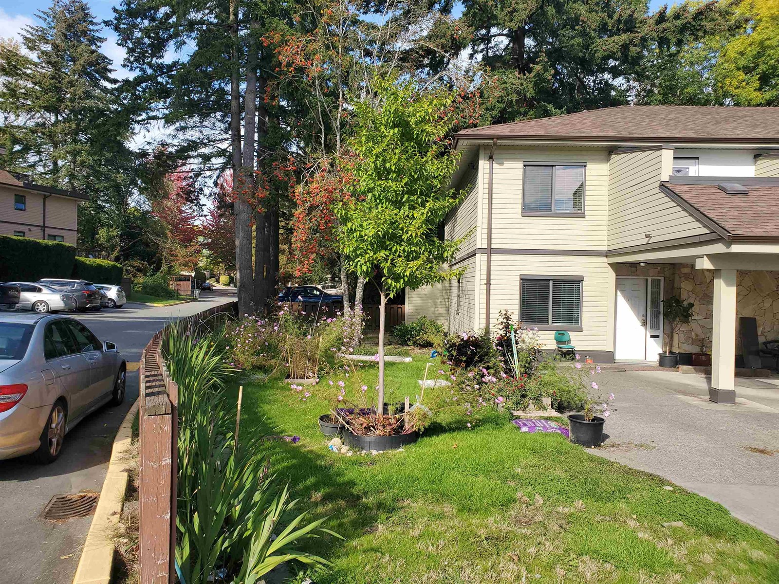 13301 70b Avenue, Surrey, British Columbia  V3W 7Z3 - Photo 1 - R2928820