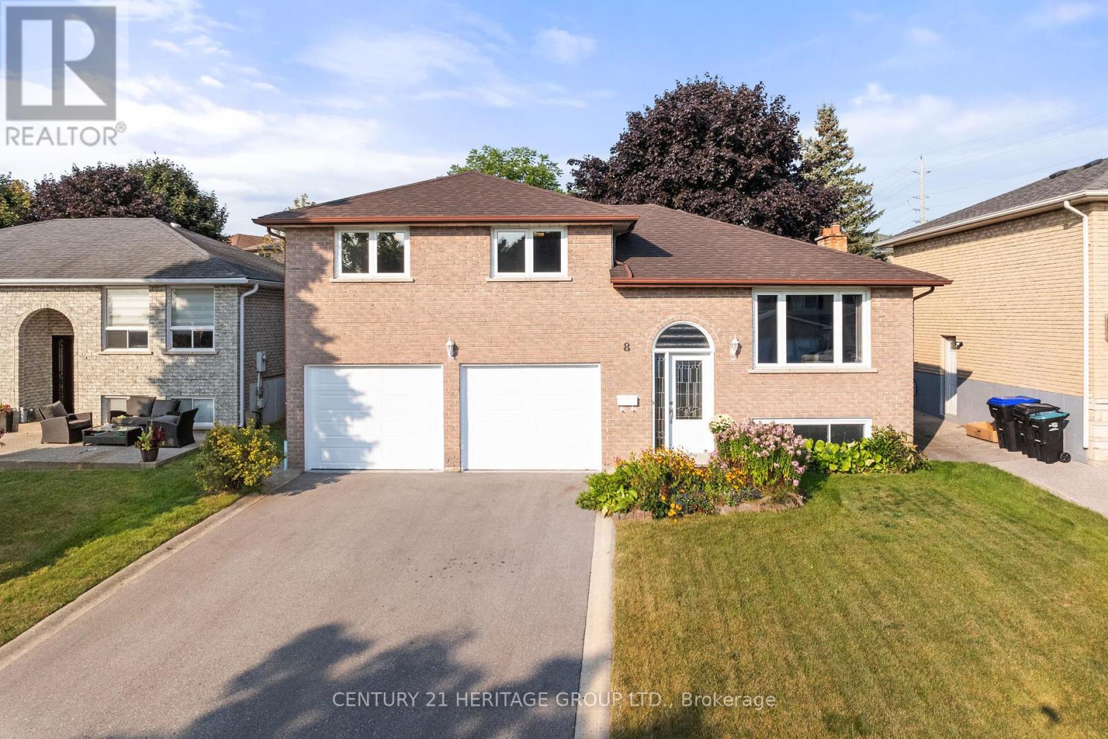 8 Wood Crescent, Bradford West Gwillimbury, Ontario  L3Z 2G2 - Photo 2 - N9389792