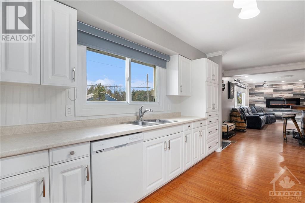 35 Elgin Street N, Athens, Ontario  K0E 1B0 - Photo 11 - 1415688
