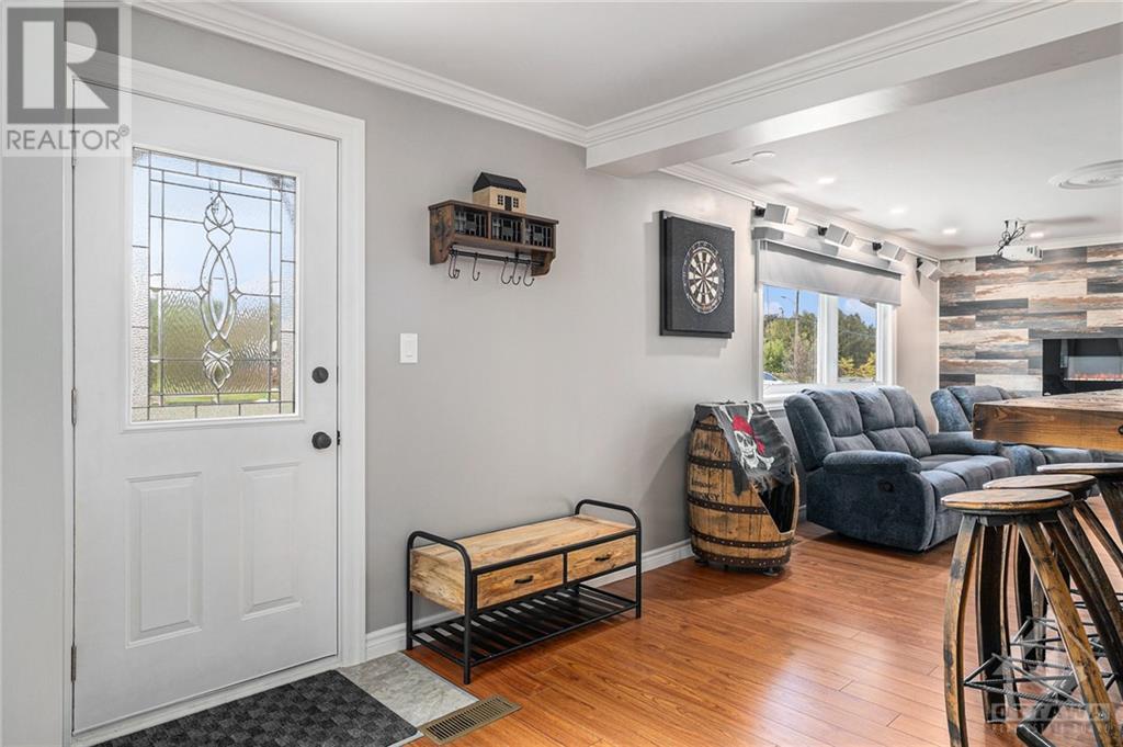 35 Elgin Street N, Athens, Ontario  K0E 1B0 - Photo 5 - 1415688