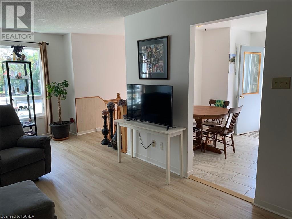 382 Victoria Avenue, Gananoque, Ontario  K7G 2S5 - Photo 6 - 40660208