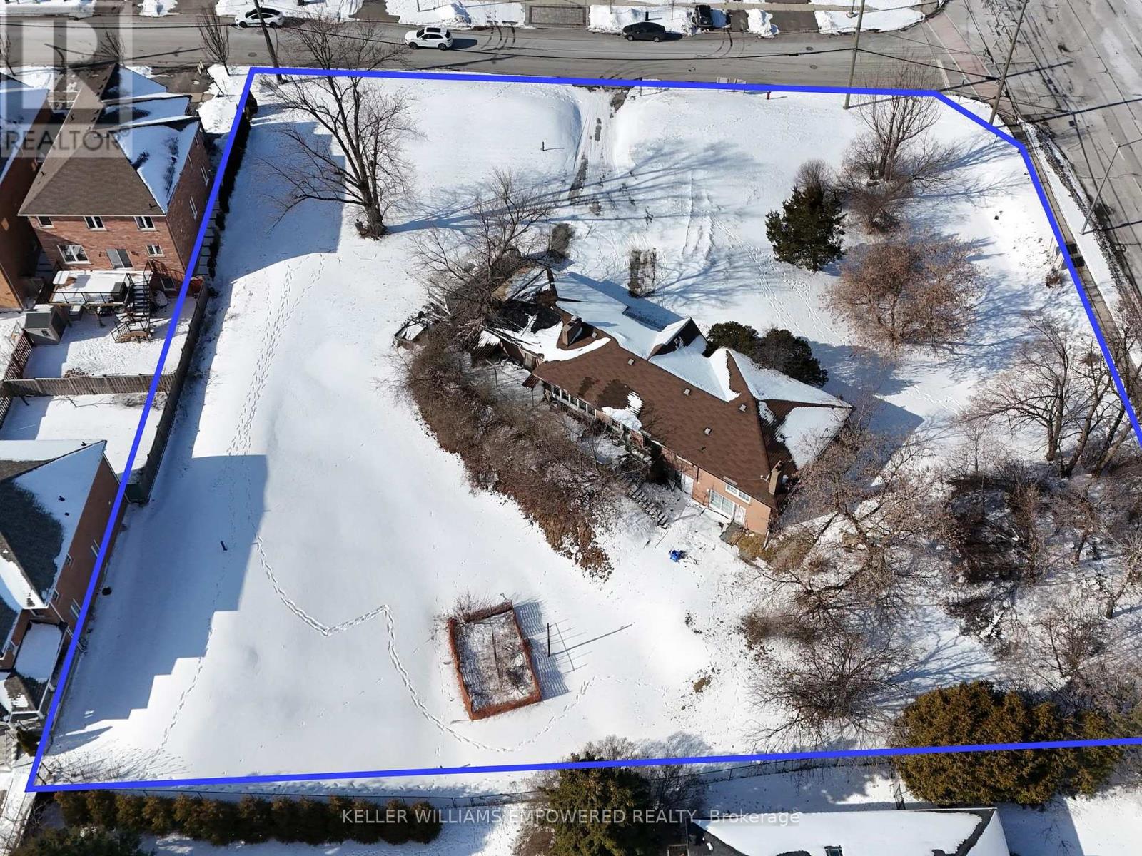 15 Colesbrook Road, Richmond Hill, Ontario  L4S 1K3 - Photo 5 - N9389902