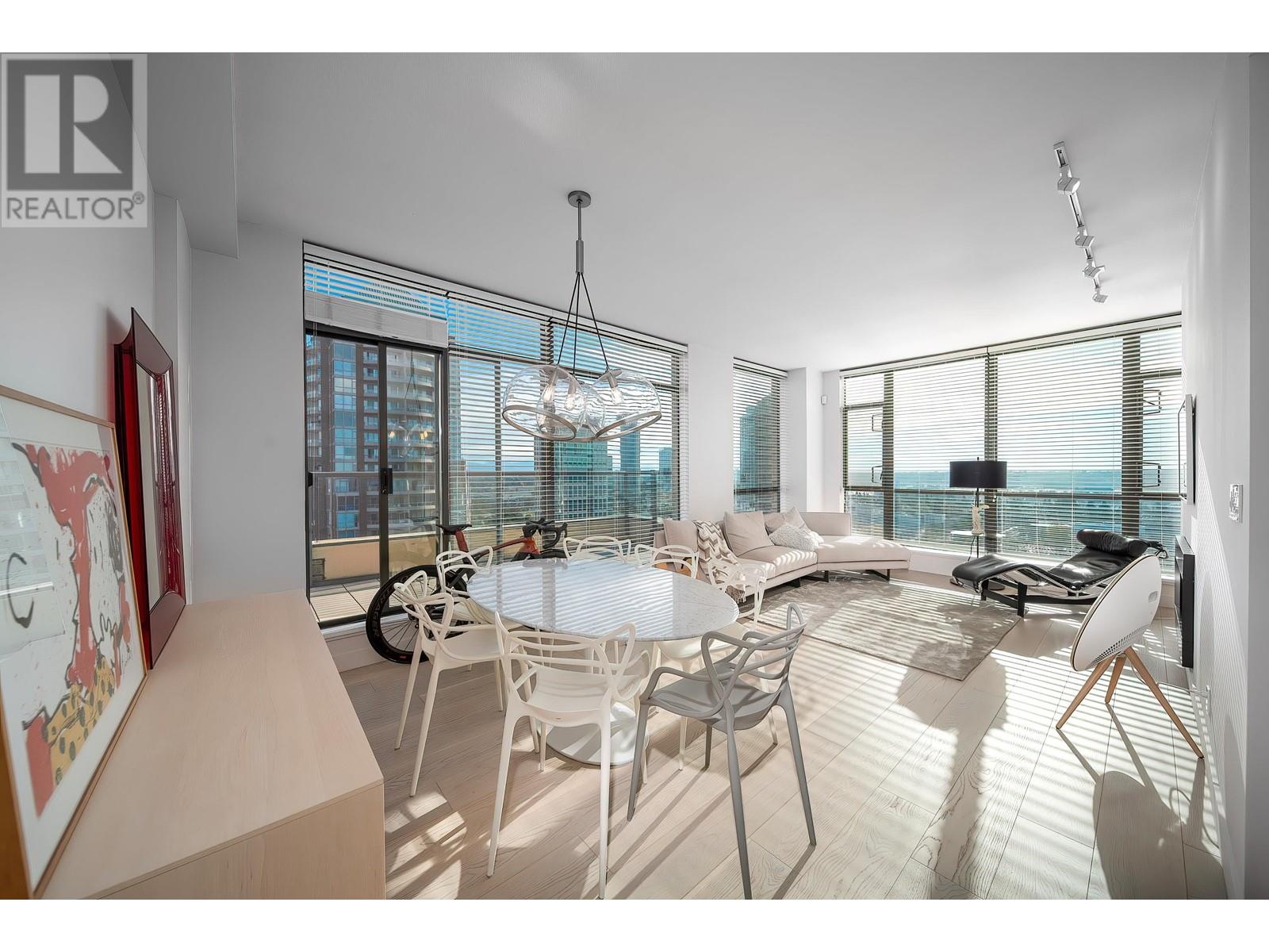 2101 7368 Sandborne Avenue, Burnaby, British Columbia  V3N 5C5 - Photo 1 - R2934245