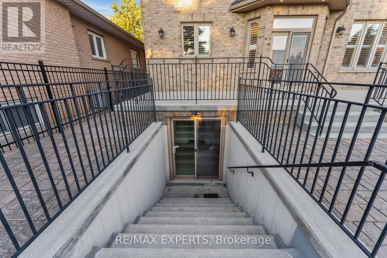 16 Windsor Road, Toronto (Kingsview Village-The Westway), Ontario  M9R 3G1 - Photo 33 - W9389867