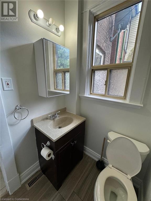 422 Clendenan Avenue Unit# Main, Toronto, Ontario  M6P 2X6 - Photo 19 - 40661011