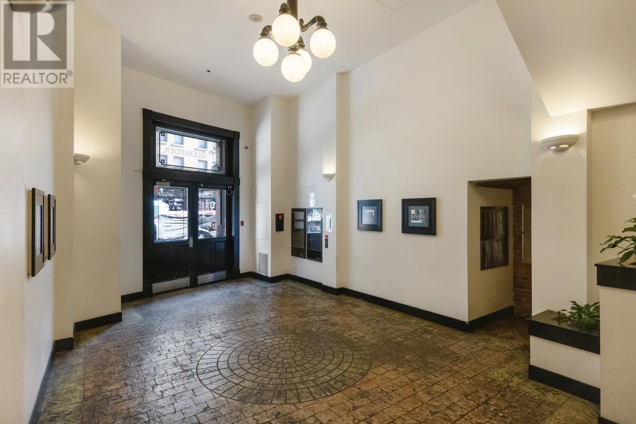 Listing Picture 35 of 37 : 708 27 ALEXANDER STREET, Vancouver / 溫哥華 - 魯藝地產 Yvonne Lu Group - MLS Medallion Club Member