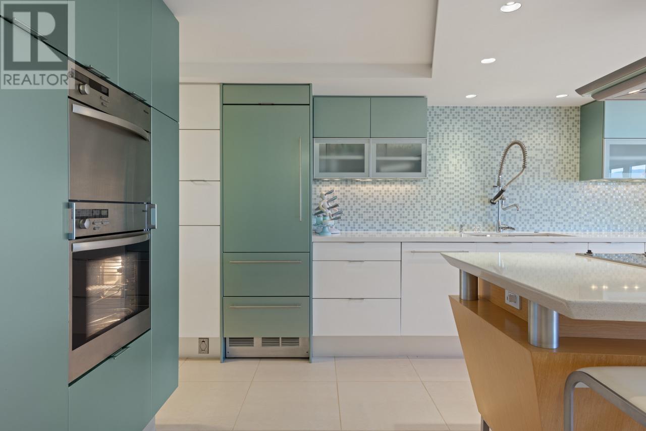 Listing Picture 5 of 37 : 708 27 ALEXANDER STREET, Vancouver / 溫哥華 - 魯藝地產 Yvonne Lu Group - MLS Medallion Club Member