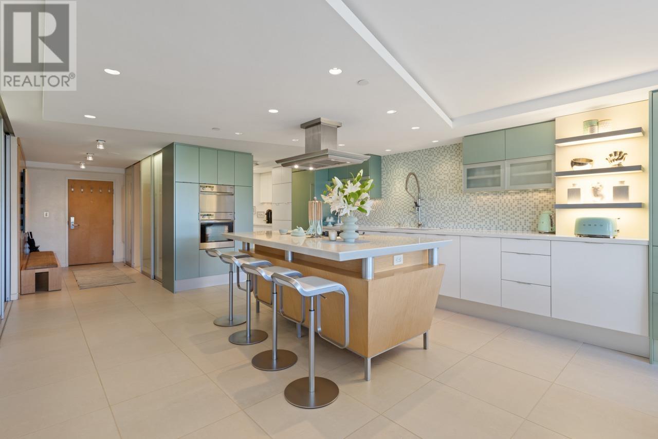 Listing Picture 7 of 37 : 708 27 ALEXANDER STREET, Vancouver / 溫哥華 - 魯藝地產 Yvonne Lu Group - MLS Medallion Club Member