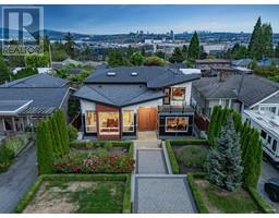 851 WHITCHURCH STREET, north vancouver, British Columbia