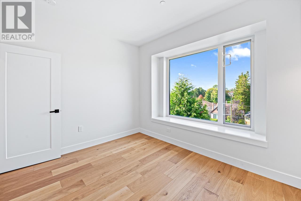 Listing Picture 27 of 40 : 2 2232 RENFREW STREET, Vancouver / 溫哥華 - 魯藝地產 Yvonne Lu Group - MLS Medallion Club Member