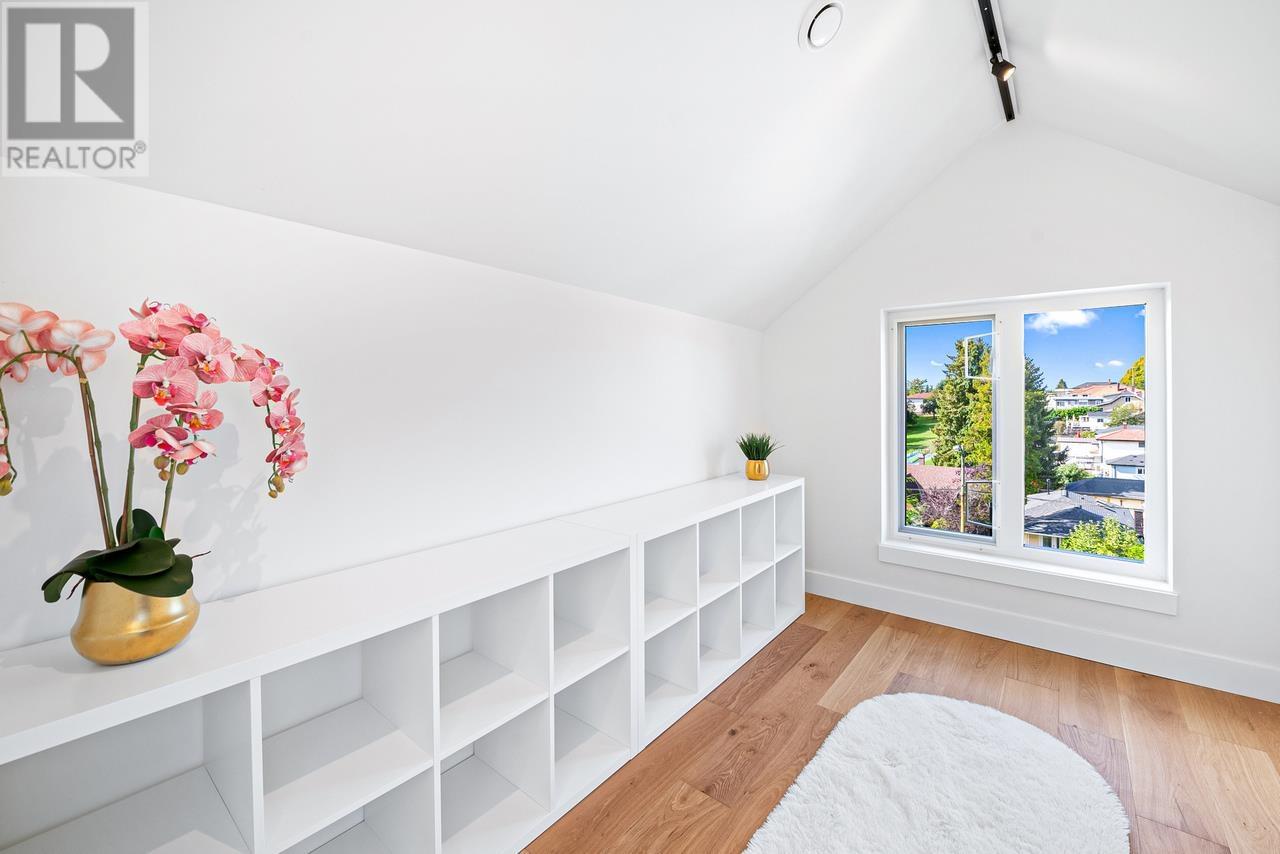 Listing Picture 38 of 40 : 2 2232 RENFREW STREET, Vancouver / 溫哥華 - 魯藝地產 Yvonne Lu Group - MLS Medallion Club Member