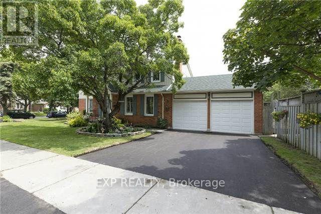 2936 Folkway Drive, Mississauga, Ontario  L5L 2B2 - Photo 2 - W9388965