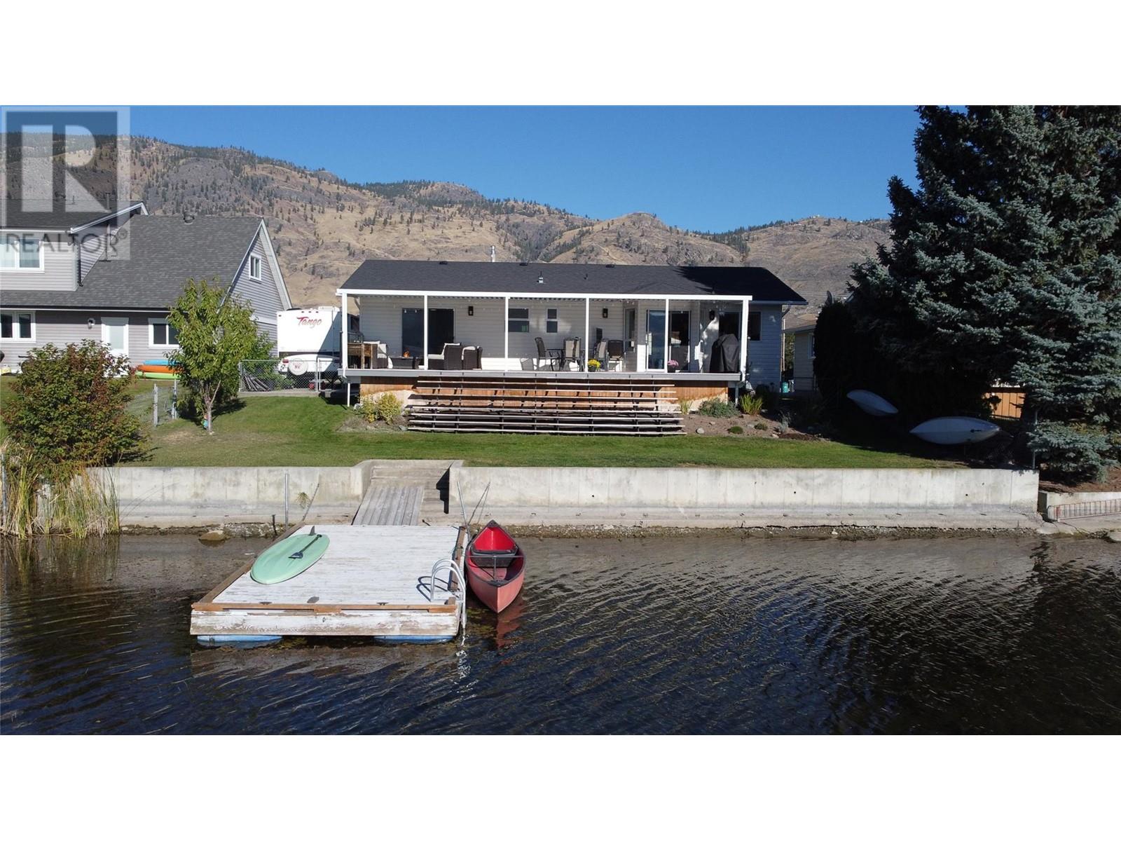 Property at 38 Bayview Crescent image 2
