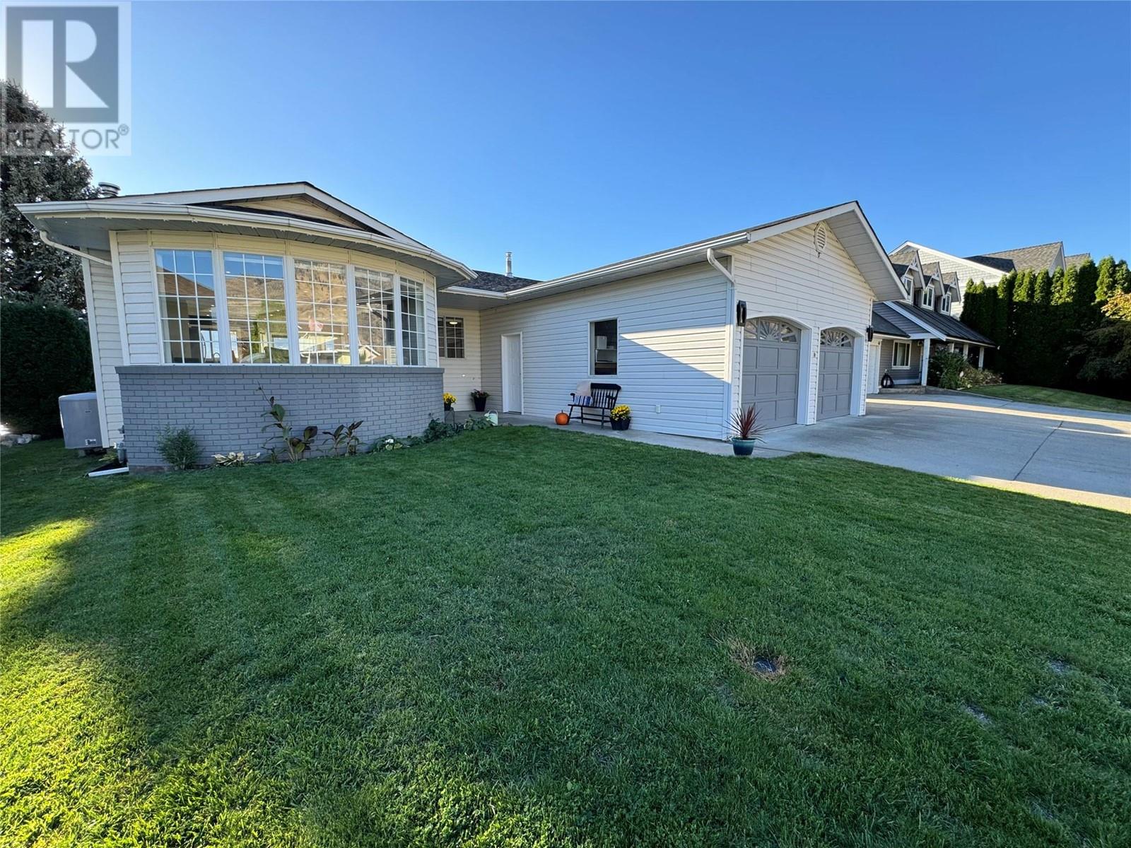Property at 38 Bayview Crescent image 4