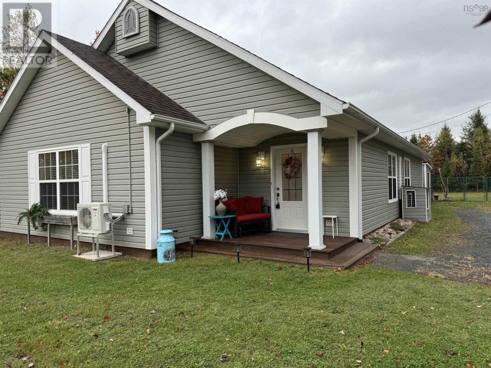 1169 College Road, Valley, Nova Scotia  B6L 3G7 - Photo 2 - 202424241