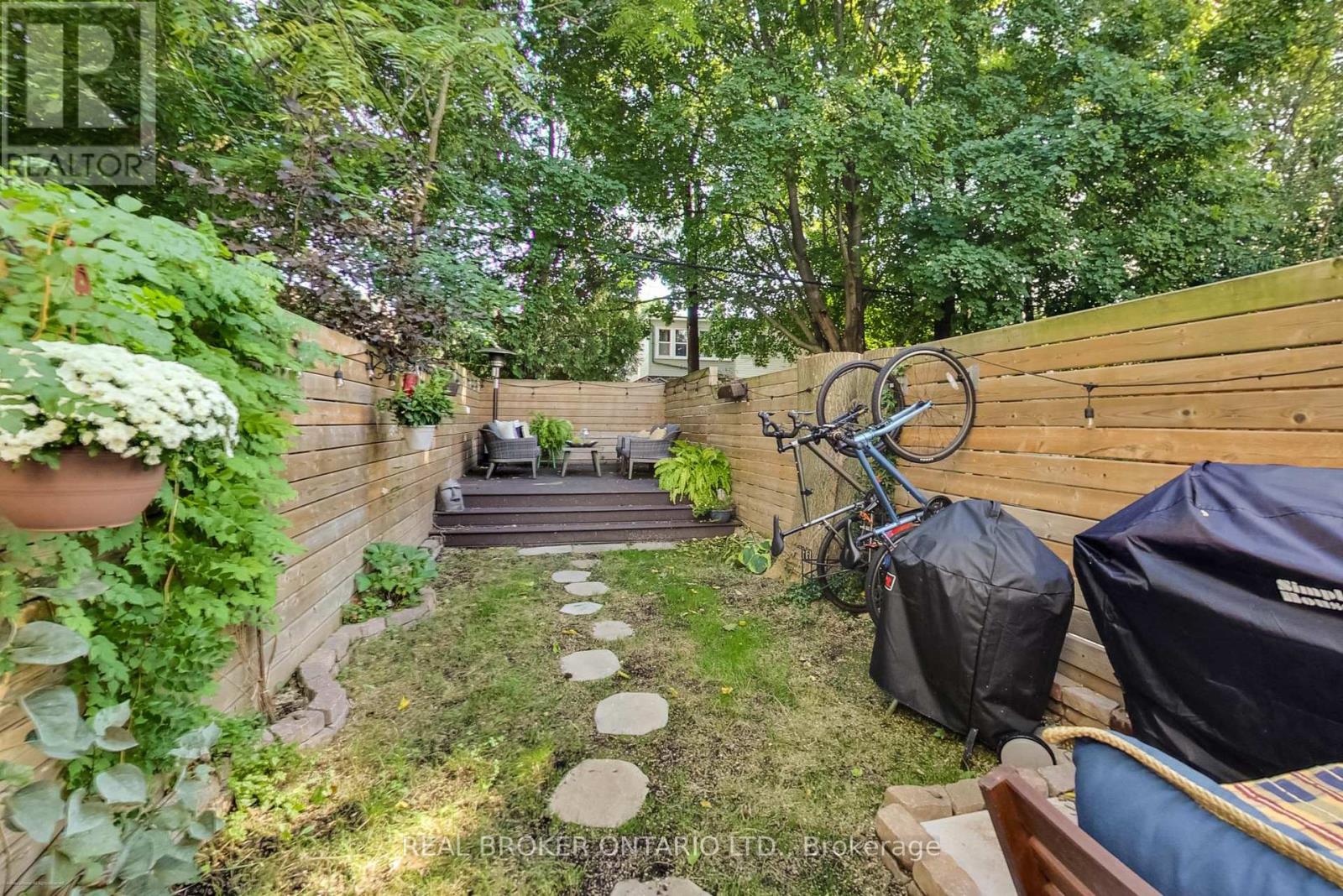 105 Bastedo Avenue, Toronto (Woodbine Corridor), Ontario  M4C 3N2 - Photo 20 - E9389164