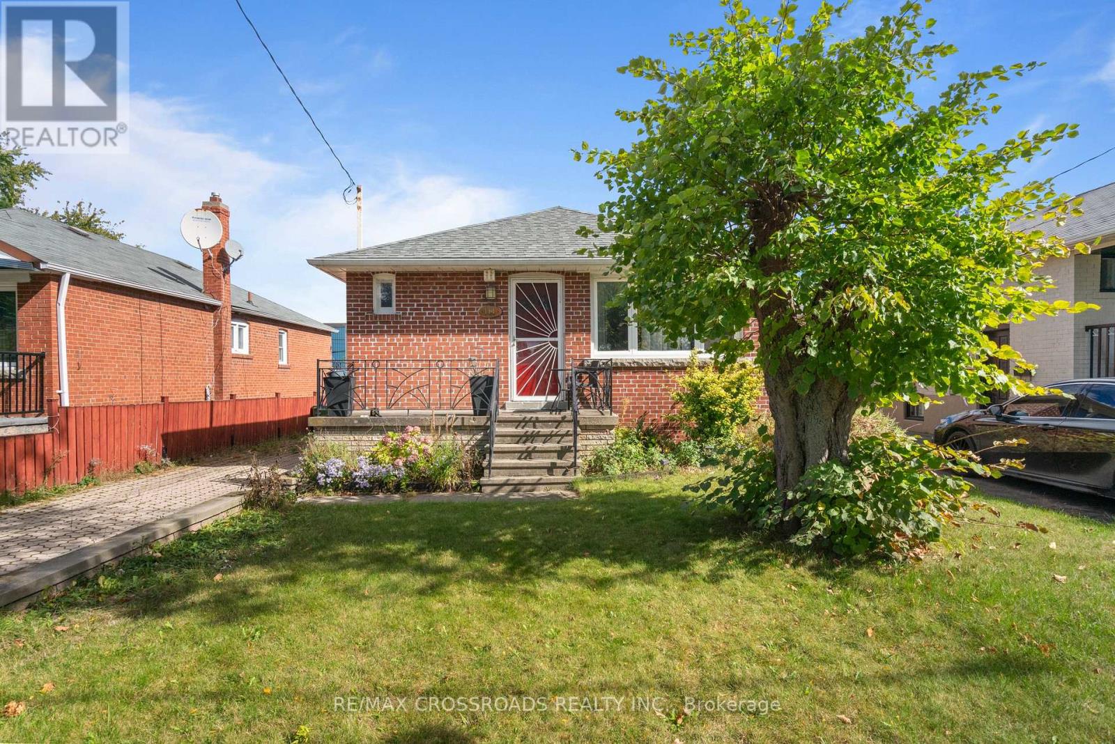 114 Glenshephard Drive, Toronto (Kennedy Park), Ontario  M1K 4N3 - Photo 1 - E9390044