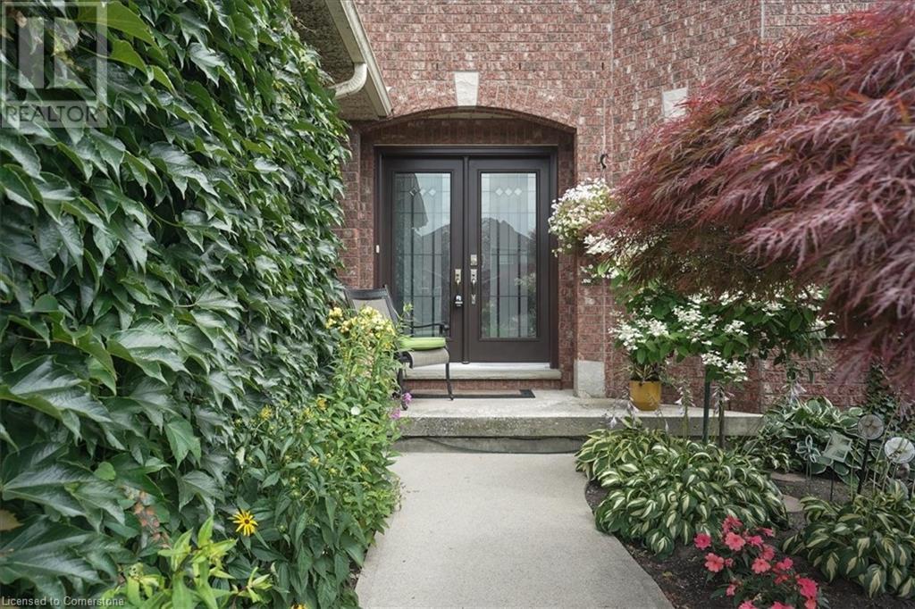 126 Gurnett DriveHamilton, Ontario  L9C 7N2 - Photo 5 - XH4199921