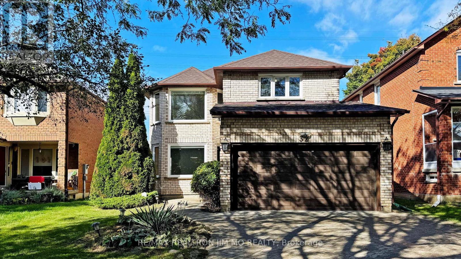 32 PARKLAWN CRESCENT, markham (thornlea), Ontario