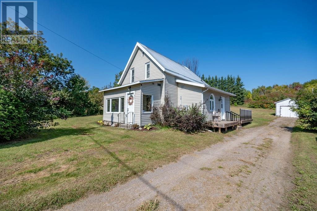 32 ROBERTSON DRIVE, Beachburg, Ontario