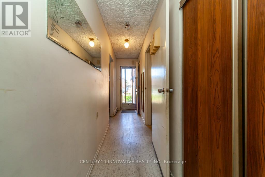 5 Wiggens Court, Toronto, Ontario  M1B 1K3 - Photo 6 - E9391071