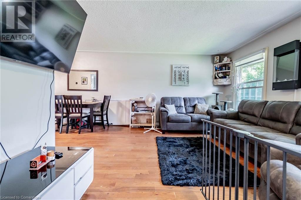 2 1/2 Leaside Drive, St. Catharines, Ontario  L2M 4G5 - Photo 3 - 40661356