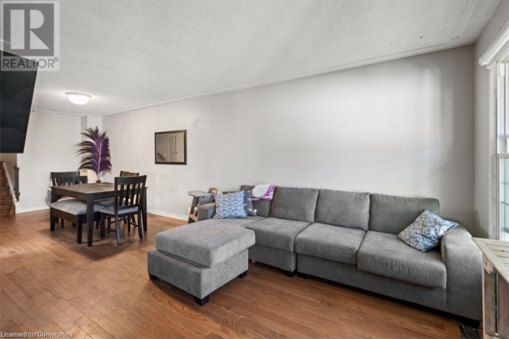 2 1/2 Leaside Drive, St. Catharines, Ontario  L2M 4G5 - Photo 5 - 40661356