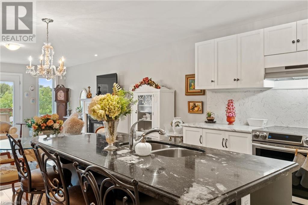 77 Avery Crescent Unit# 11, St. Catharines, Ontario  L2P 0E5 - Photo 5 - 40659064