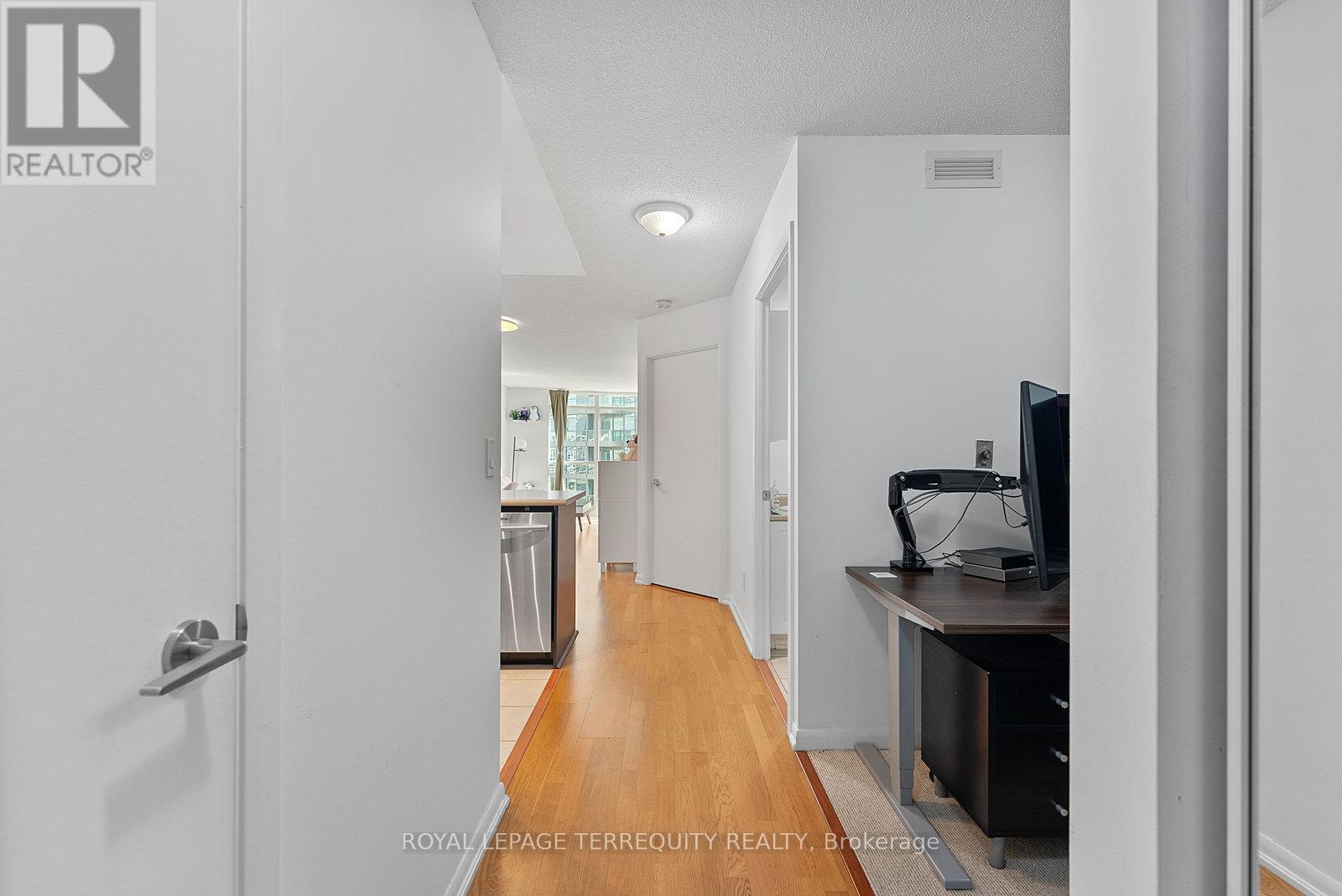 1512 - 231 Fort York Boulevard, Toronto, Ontario  M5V 1B2 - Photo 2 - C9391277