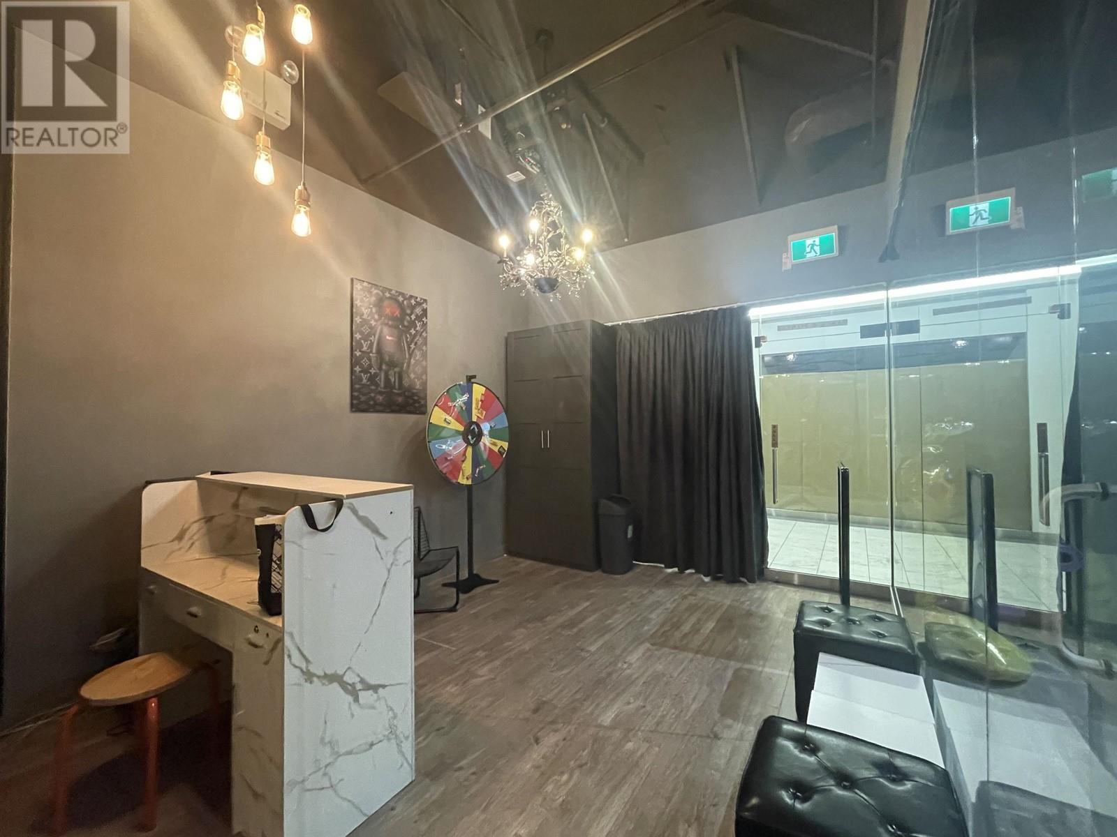 Listing Picture 10 of 18 : 2215 2220-4000 NO. 3 ROAD, Richmond / 烈治文 - 魯藝地產 Yvonne Lu Group - MLS Medallion Club Member