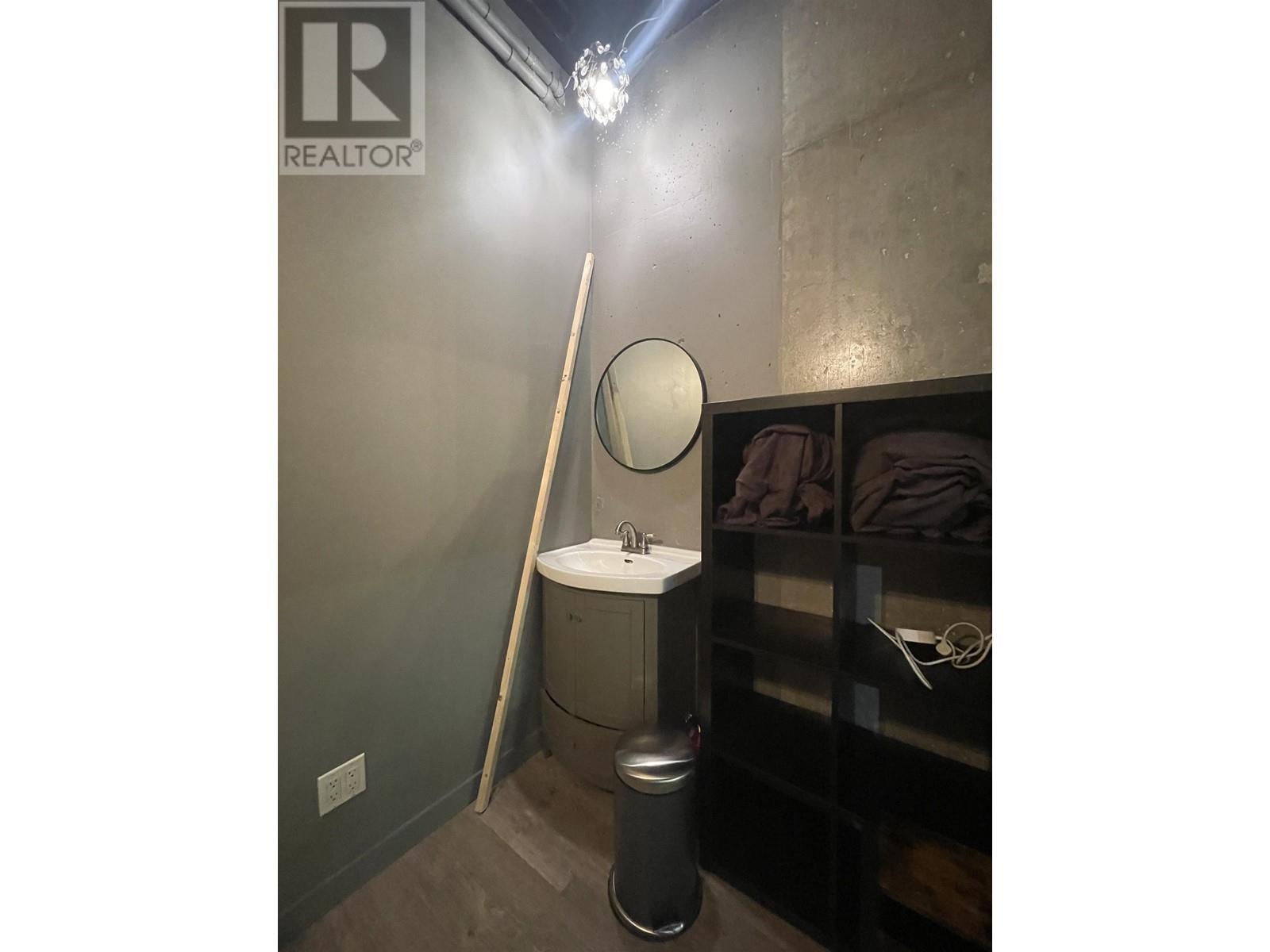 Listing Picture 11 of 18 : 2215 2220-4000 NO. 3 ROAD, Richmond / 烈治文 - 魯藝地產 Yvonne Lu Group - MLS Medallion Club Member