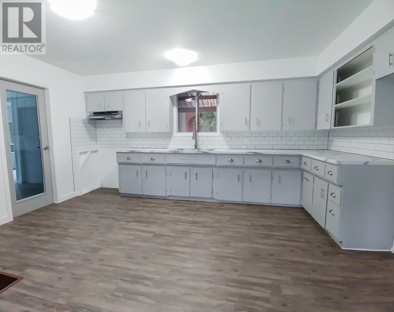 1129 Mountainview Road, Clearwater, British Columbia  V0E 1N1 - Photo 9 - 177965