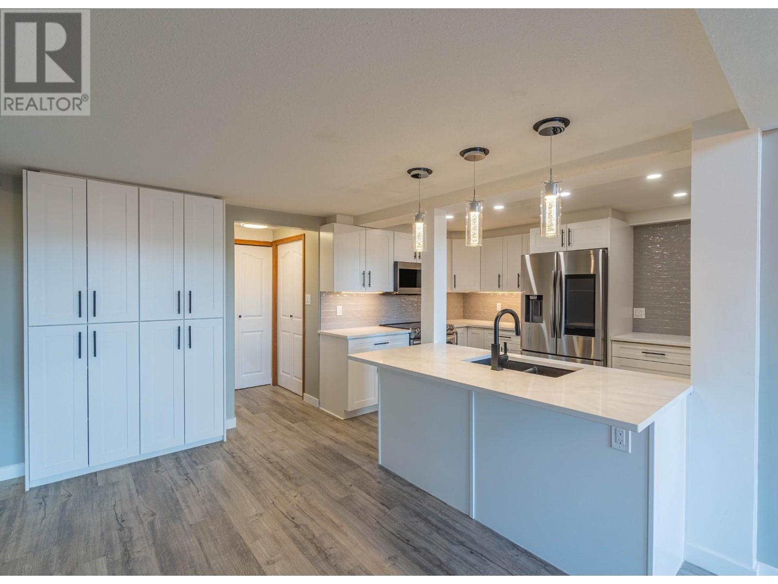 728 CHAPARRAL PLACE, kamloops, British Columbia