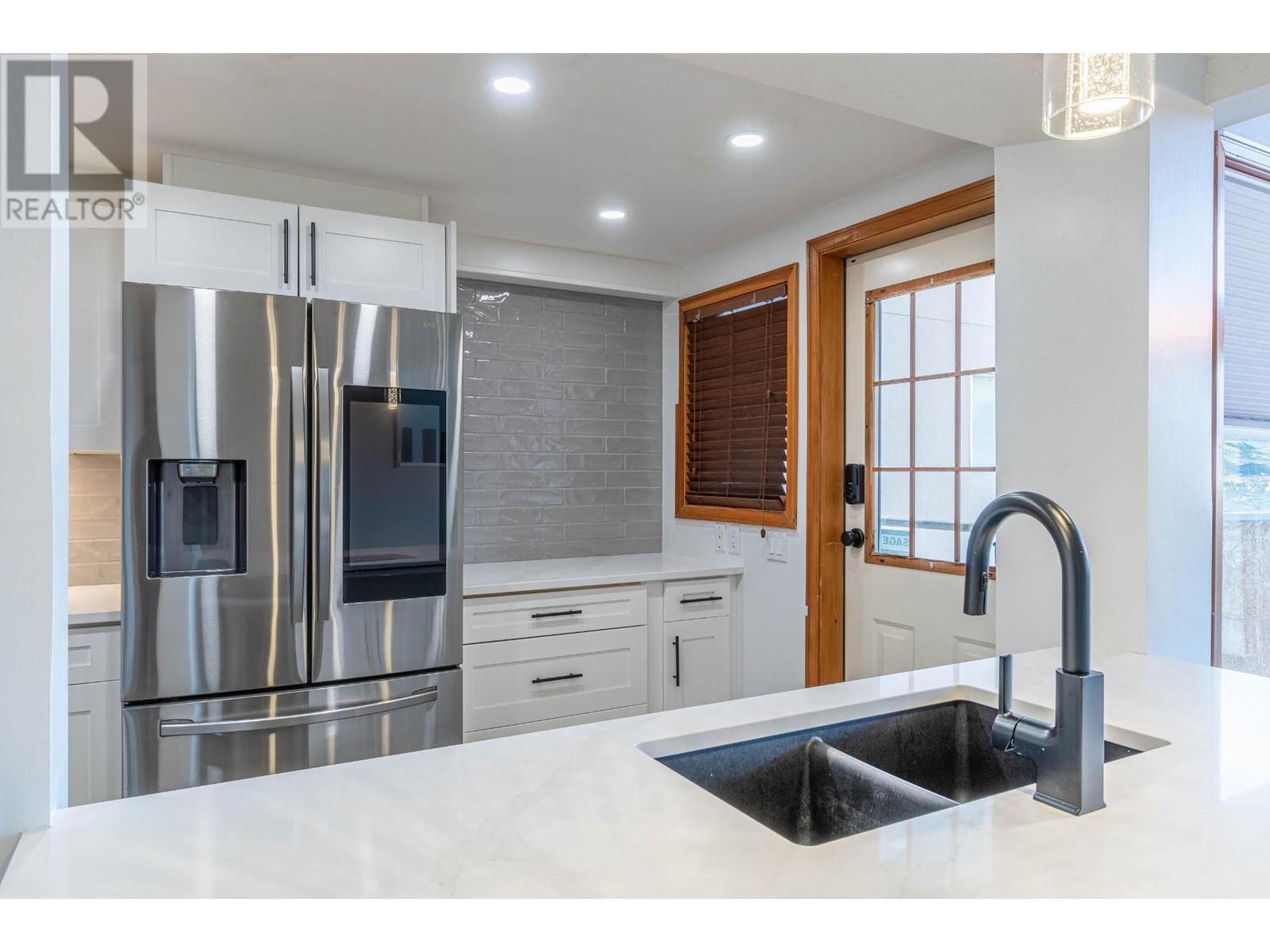 728 Chaparral Place, Kamloops, British Columbia  V2C 5W4 - Photo 11 - 181344