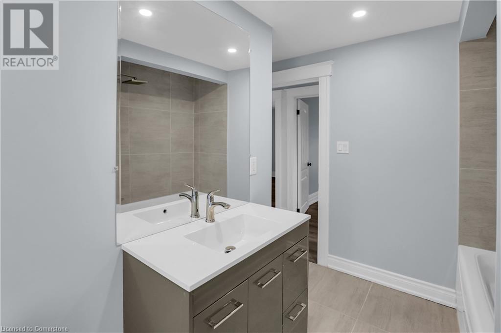 2 Berryman Avenue, St. Catharines, Ontario  L2R 3W9 - Photo 14 - 40661009