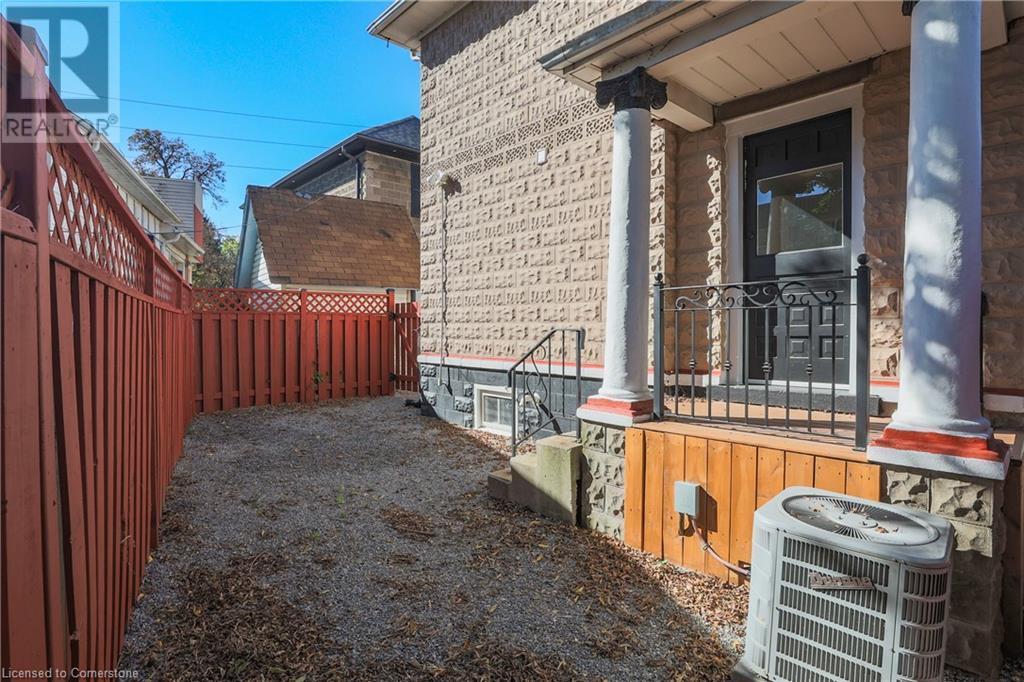 2 Berryman Avenue, St. Catharines, Ontario  L2R 3W9 - Photo 16 - 40661009