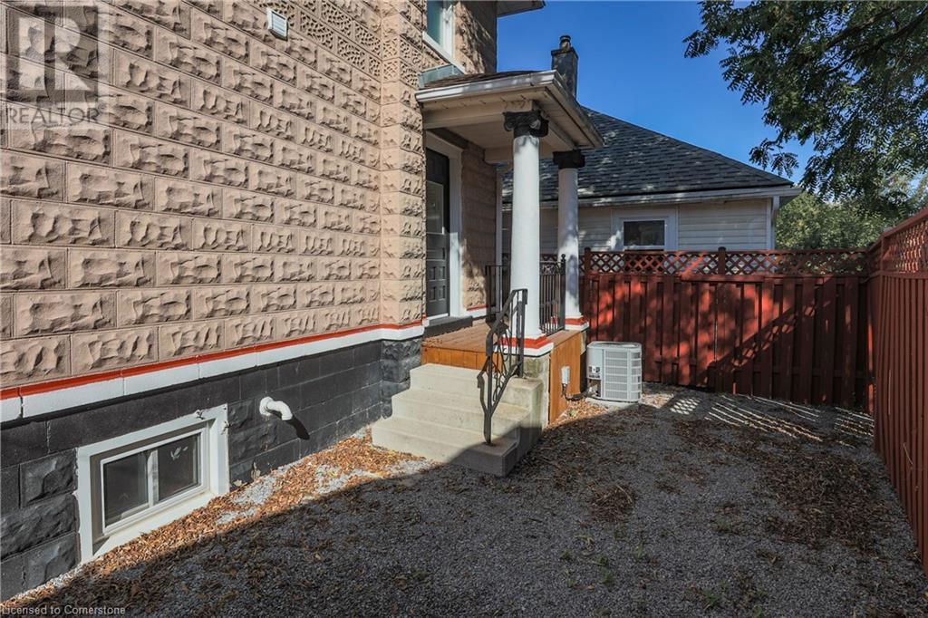 2 Berryman Avenue, St. Catharines, Ontario  L2R 3W9 - Photo 17 - 40661009