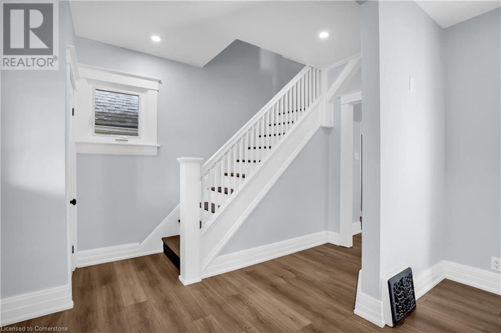 2 Berryman Avenue, St. Catharines, Ontario  L2R 3W9 - Photo 9 - 40661009