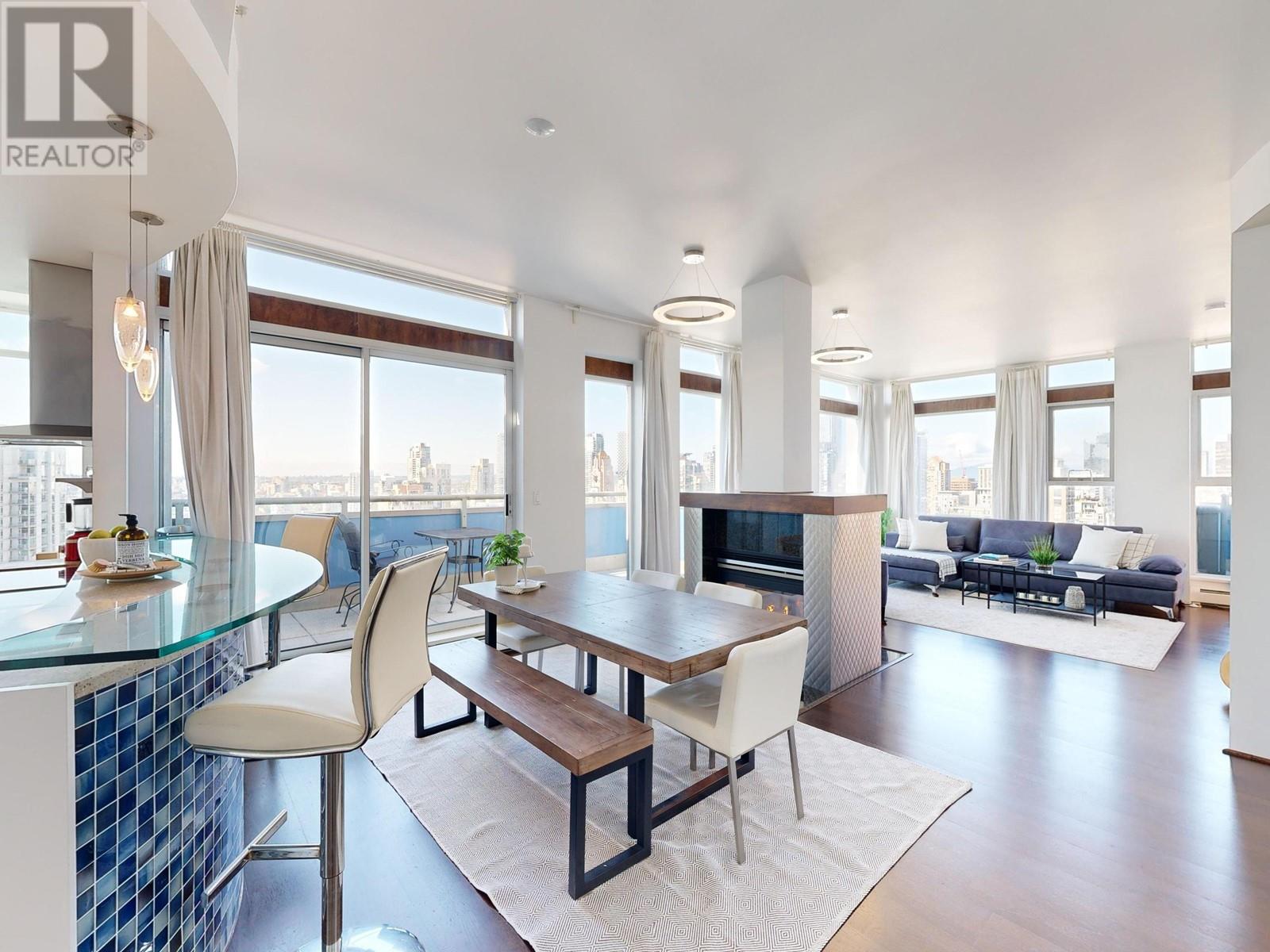 Listing Picture 2 of 40 : 3301 1008 CAMBIE STREET, Vancouver / 溫哥華 - 魯藝地產 Yvonne Lu Group - MLS Medallion Club Member