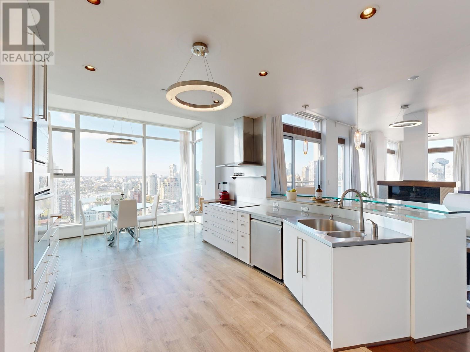 Listing Picture 15 of 40 : 3301 1008 CAMBIE STREET, Vancouver / 溫哥華 - 魯藝地產 Yvonne Lu Group - MLS Medallion Club Member