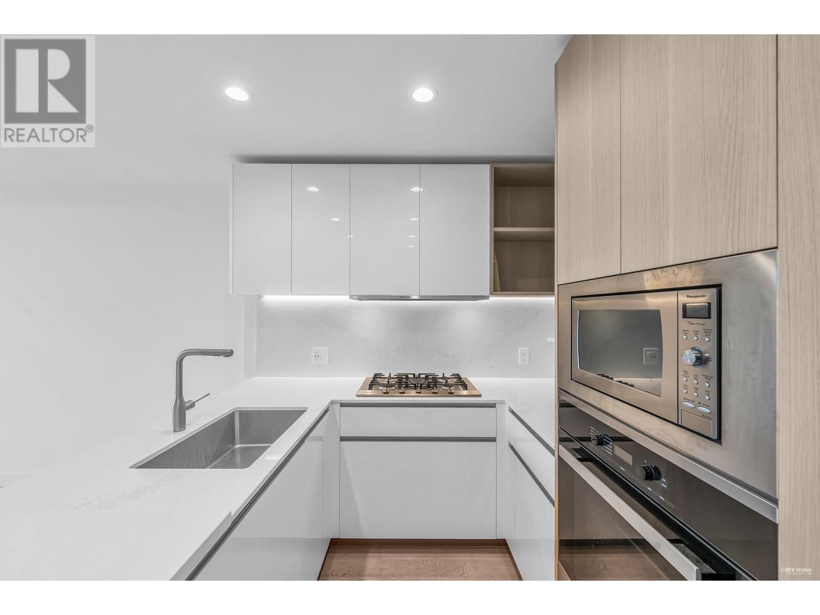 Listing Picture 10 of 33 : 305 6833 PEARSON WAY, Richmond / 烈治文 - 魯藝地產 Yvonne Lu Group - MLS Medallion Club Member