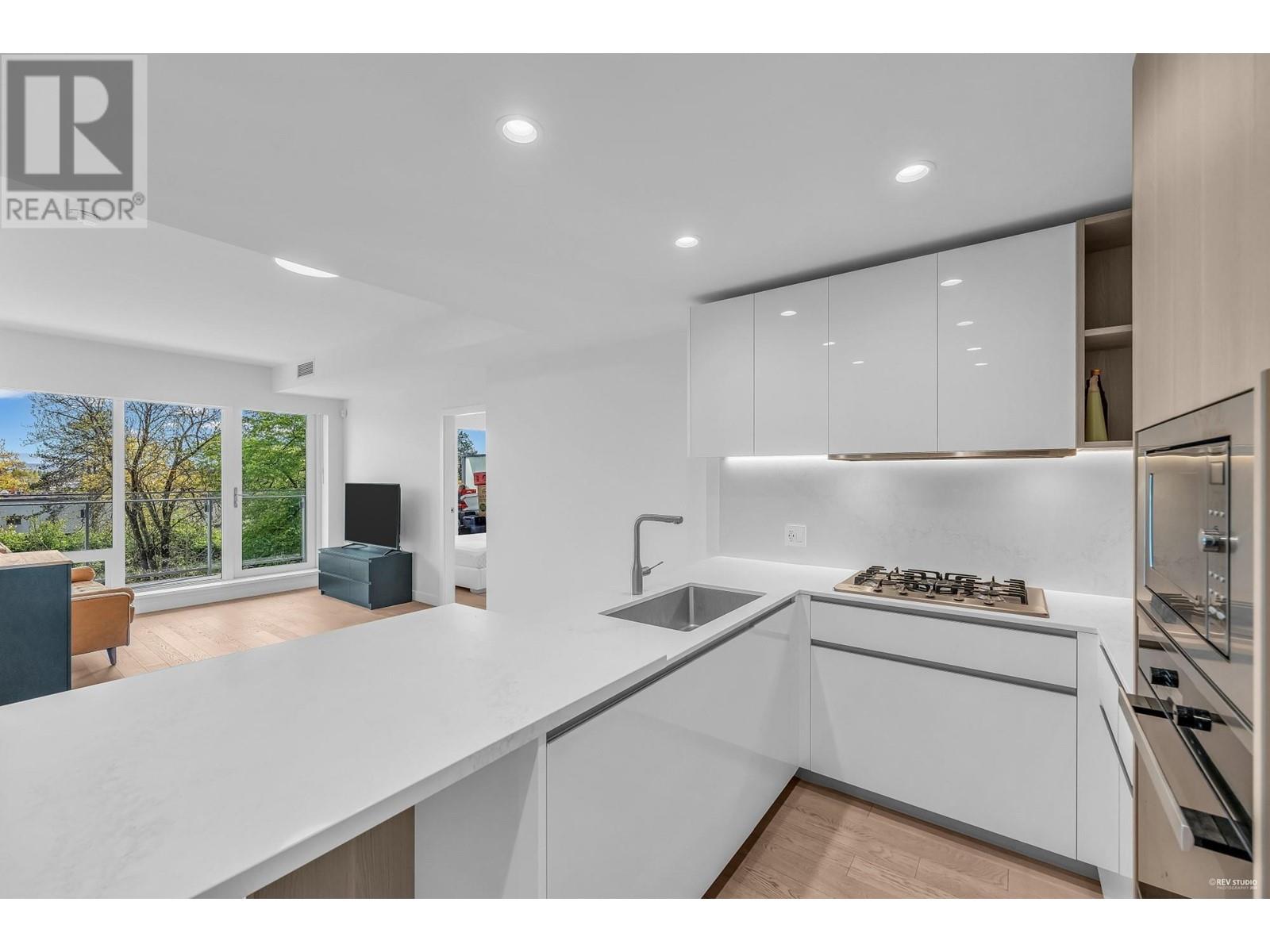 Listing Picture 11 of 33 : 305 6833 PEARSON WAY, Richmond / 烈治文 - 魯藝地產 Yvonne Lu Group - MLS Medallion Club Member