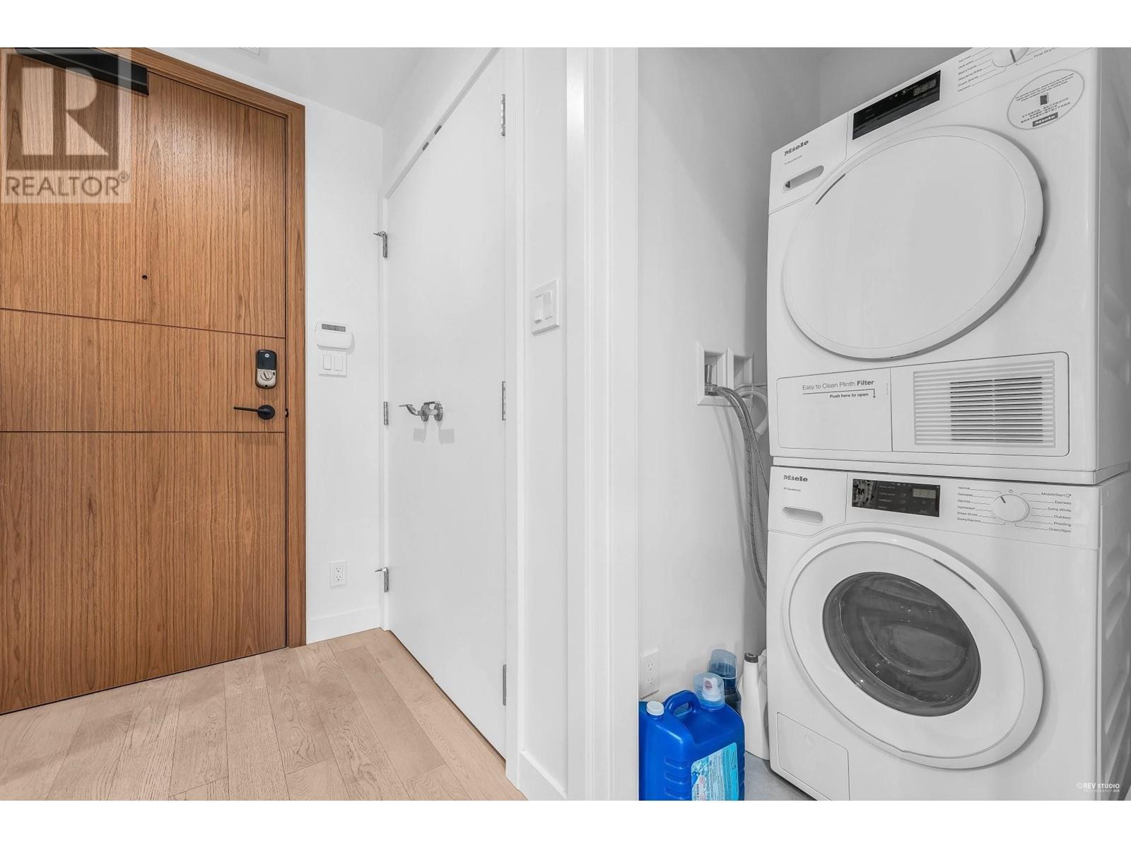 Listing Picture 14 of 33 : 305 6833 PEARSON WAY, Richmond / 烈治文 - 魯藝地產 Yvonne Lu Group - MLS Medallion Club Member